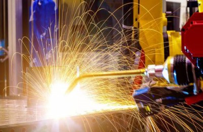 焊接材料對焊工的要求和對焊條的保管要求